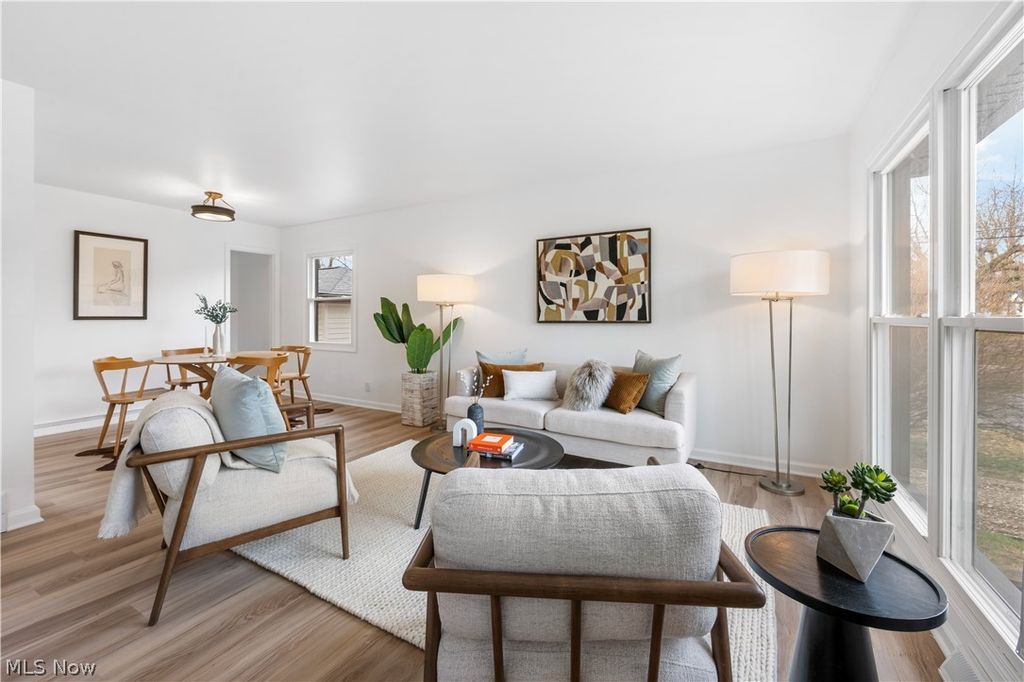 Photo of 1833 Carlene Avenue SW, Massillon, OH 44647 (MLS # 5192459)