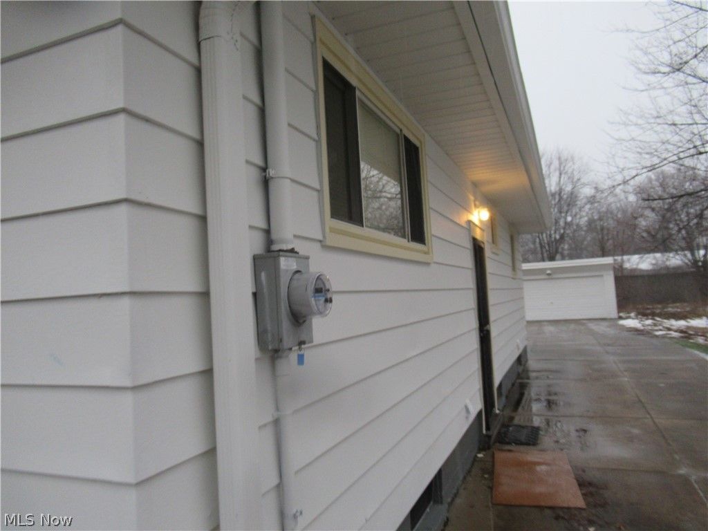 Photo of 1811 E 298th Street, Wickliffe, OH 44092 (MLS # 5191440)