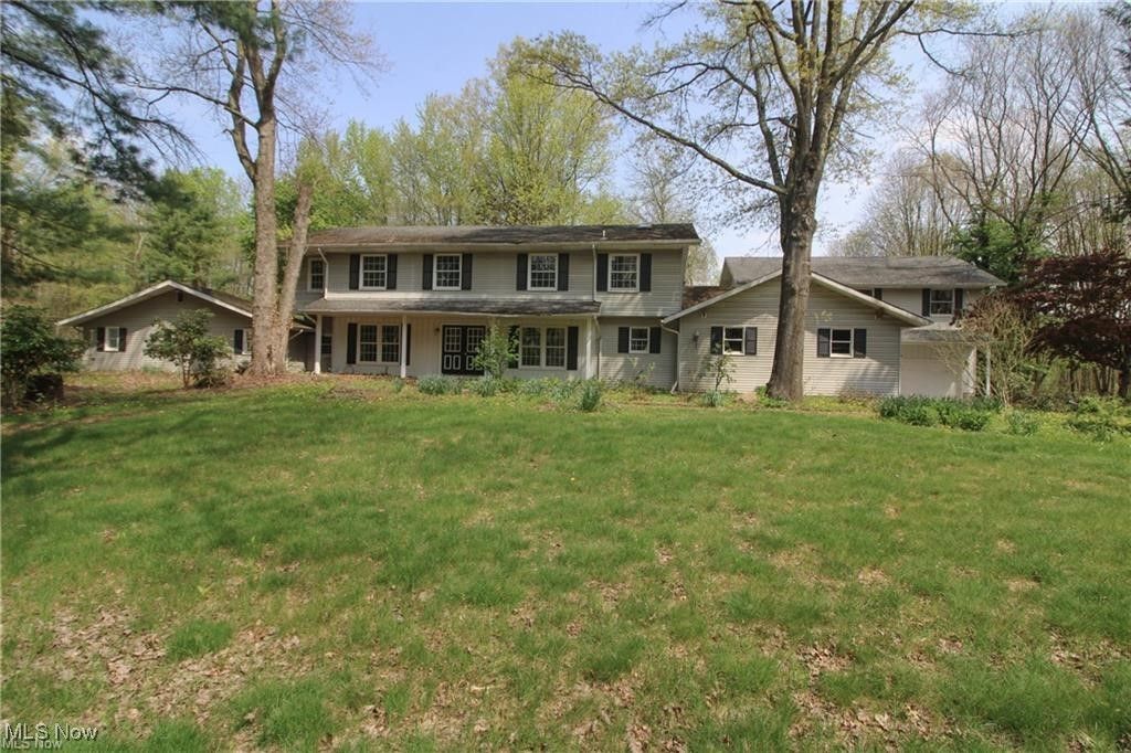 Photo of 5683 Chestnut Ridge Road, Hubbard, OH 44425 (MLS # 5177582)
