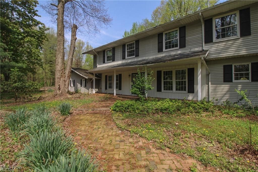 Photo of 5683 Chestnut Ridge Road, Hubbard, OH 44425 (MLS # 5177582)