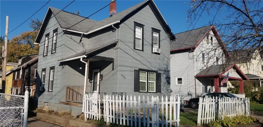 Clean Akron U Rental.