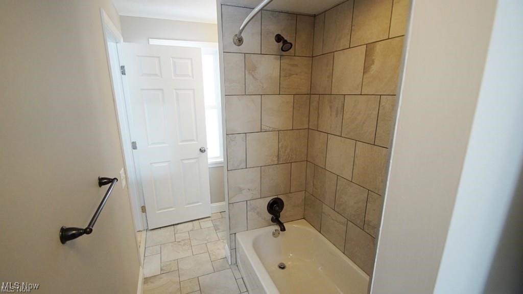 196 Vincent Street, Chagrin Falls, Ohio image 22