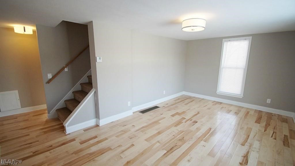 196 Vincent Street, Chagrin Falls, Ohio image 3