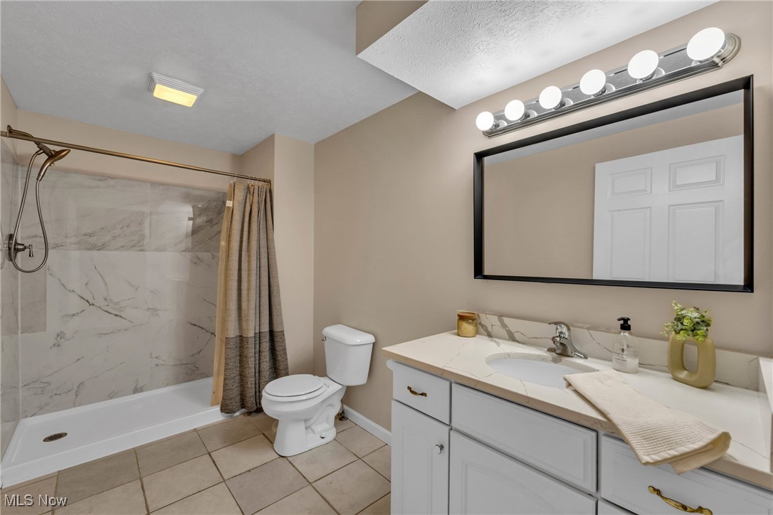 Unit H/ Maingate Condos - Residential