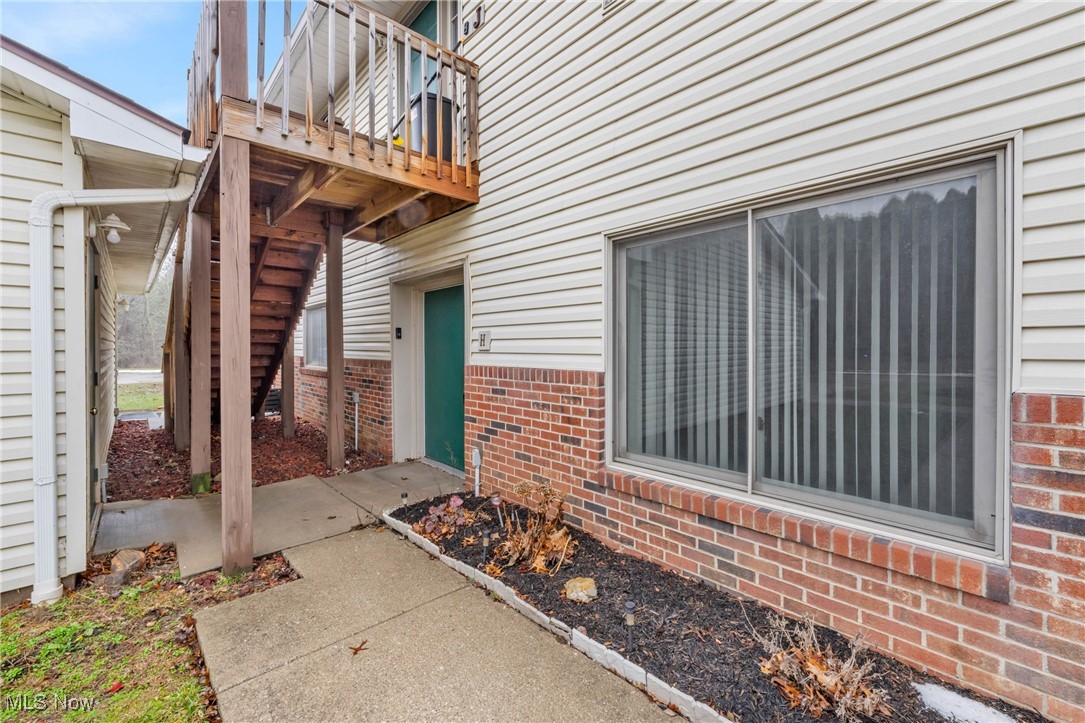 Unit H/ Maingate Condos - Residential