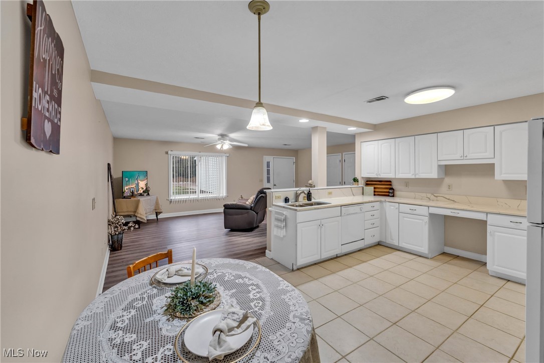 Unit H/ Maingate Condos - Residential