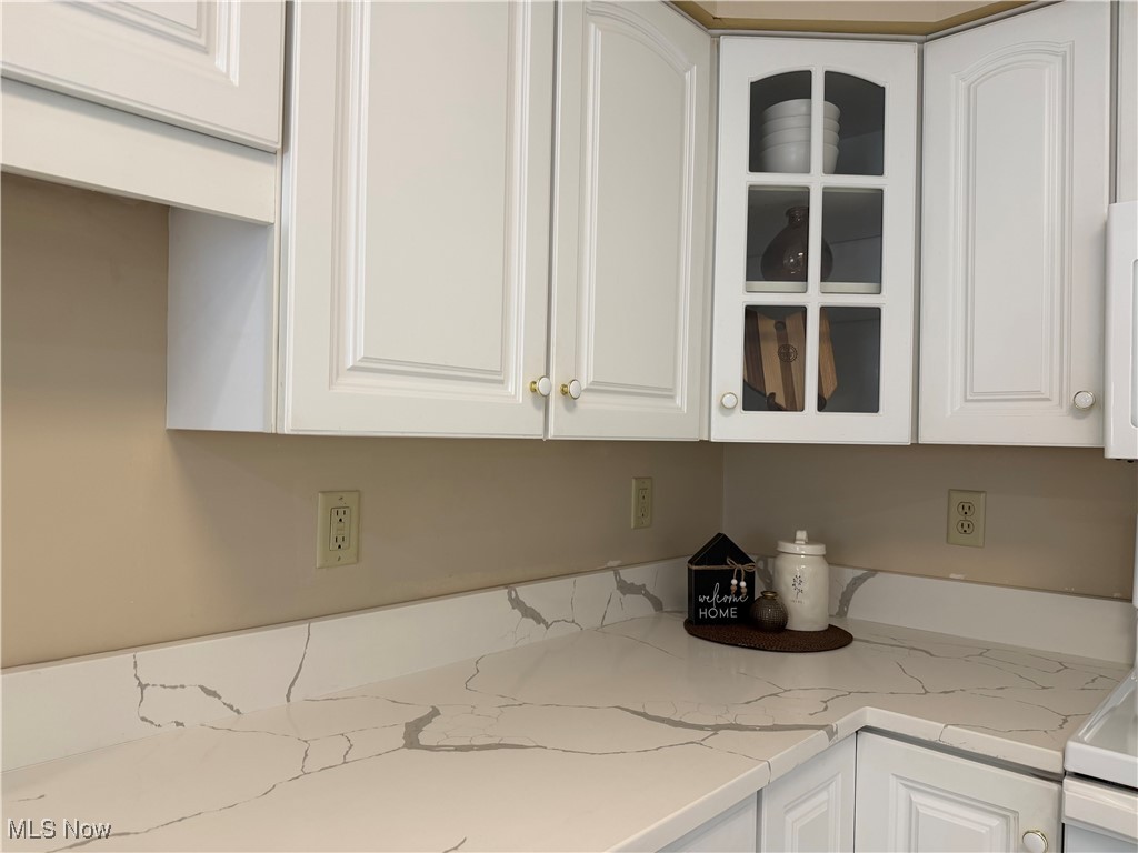 Unit H/ Maingate Condos - Residential