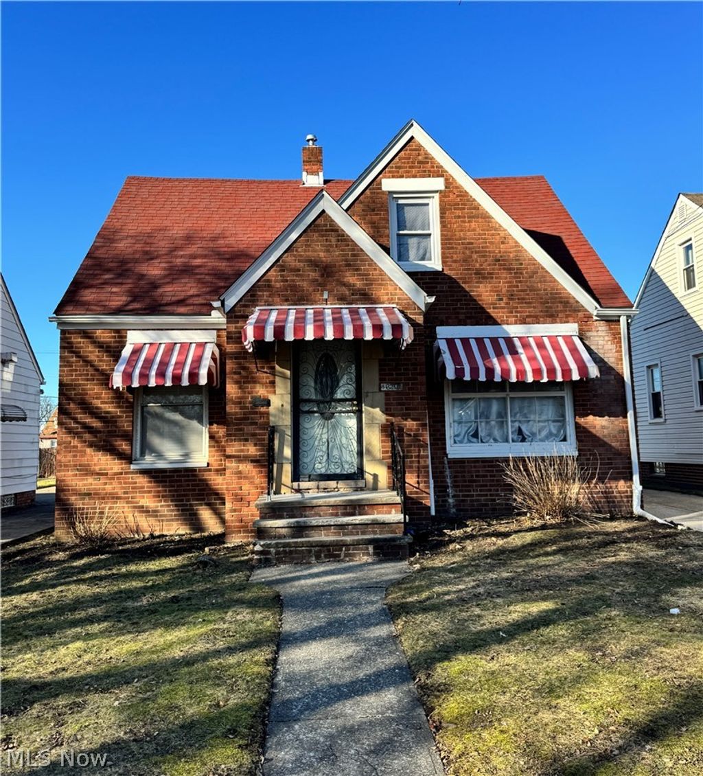 Photo of 16301 Cloverside Avenue, Cleveland, OH 44128 (MLS # 5190302)
