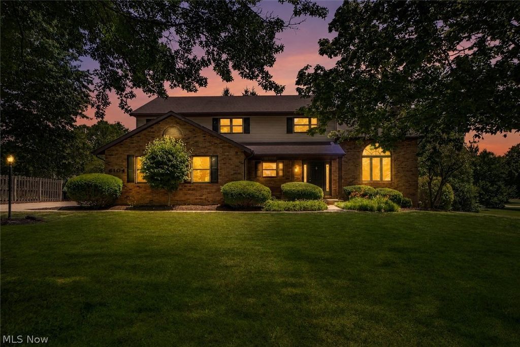 Photo of 6104 Shipslanding Avenue NW, Canton, OH 44718 (MLS # 5223274)