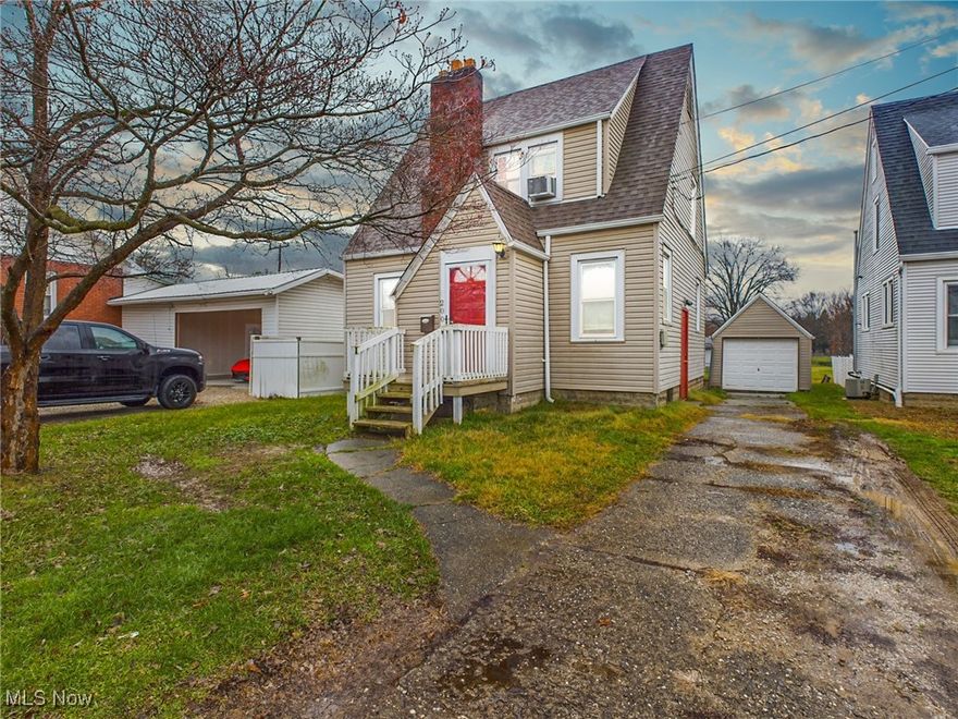 This move-in ready home has had many updates and is waiting for its new owner. Located in the heart of Parkersburg and just a short drive away from parks, shopping and food. This Cape Cod home features 3 bedrooms, 1.5 bath and off street parking.