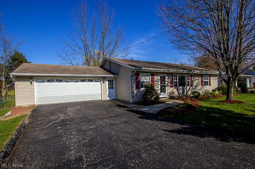 Amazing "Ranch" on 1/2 acre lot! Brunswick Hills so "no" city income tax * 3 bedrooms "plus" Office/Den * Large updated oak kitchen with stainless steel appliances * dining area with patio door to deck, full fenced back yard & storage shed * bedrooms are very nice size * updated bath * private Den, Office or Play Room * 1st floor laundry room and washer/dryer stay * ceramic kitchen/dining/foyer/utility and bath * newer siding/windows/roof/hot water tank * 2 car attached garage w/pull down attic, storage cabinets, shelves and upgraded lighting * ONE YEAR HOME WARRANTY