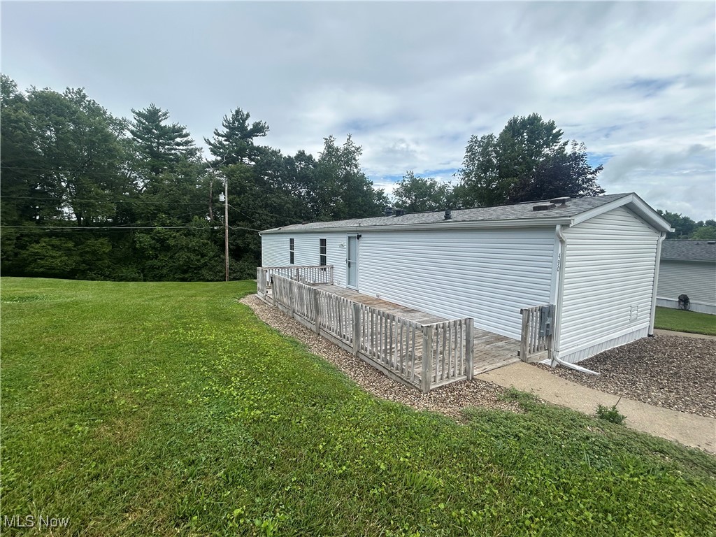 great location, living room flows to the dinning room, 2 bedrooms and 2 full baths, large deck