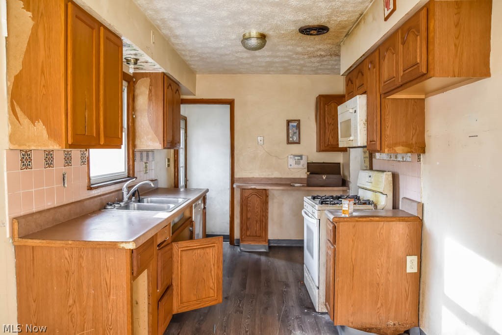 Young L A - Residential