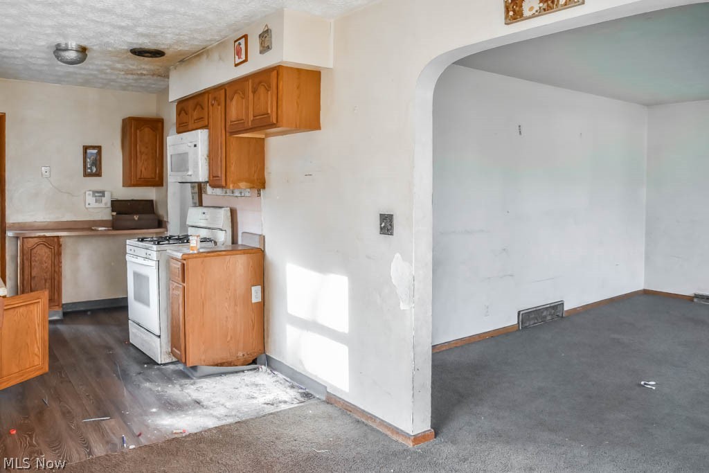 Young L A - Residential