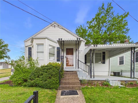 Homes For Sale - 2504 New York Avenue<br/> Wood County, Parkersburg, WV 26101