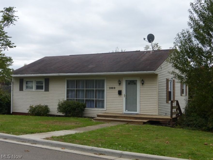 If you're looking for a move-in ready one story home in a great northside location, you won't want to miss seeing this well maintained ranch home offering 3 or 4 bedrooms, 2 baths, hardwood floors, a full finished walk-out basement w/second kitchen, vinyl siding and location convenient to city park, grade school and hospital and it's priced to sell! SELLER WILL PAY BUYER'S CLOSING COSTS!!