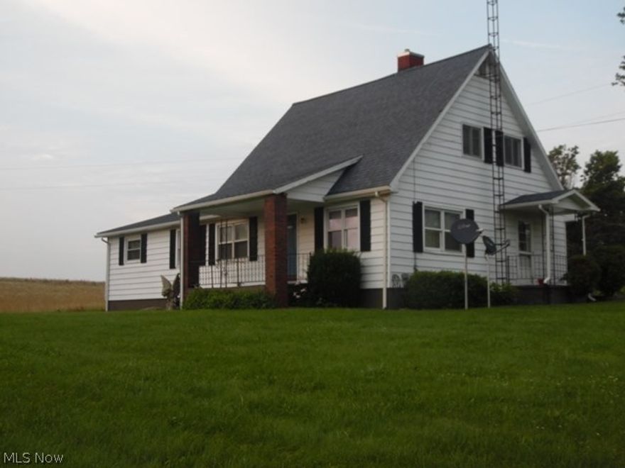 If you desire beautiful country views and seclusion then the wait is over in this amazing 3 bedroom, 2 full bath 1.5 story. Updated Kitchen with breakfast nook, large Living room, inviting foyer w/ceramic tile, spacious master bedroom w/stunning master bath including whirlpool tub & separate stand up shower. Additional 2 bedrooms upstairs and much more! Home Warranty option available.