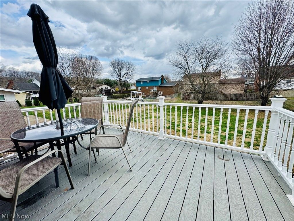 Photo of 818 Seneca Drive Dr, Belpre, OH 45714 (MLS # 5192403)