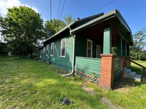 Tiny photo for 14808 Pepper Avenue, Cleveland, OH 44110 (MLS # 5257053)