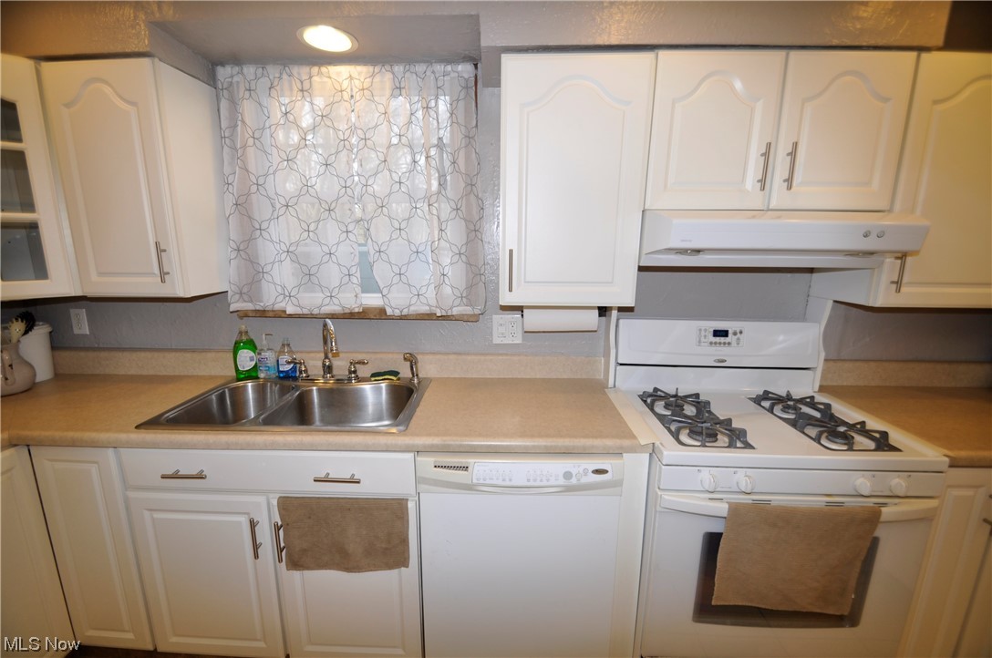 Village/Avon Sec 10 - Residential