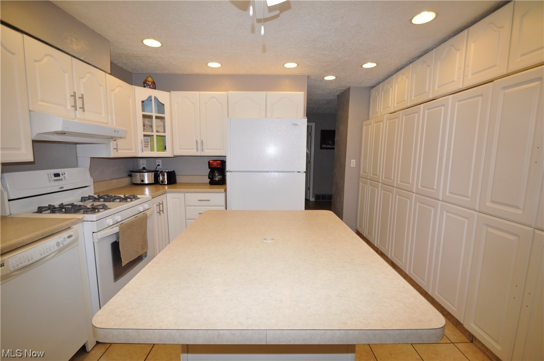 Village/Avon Sec 10 - Residential