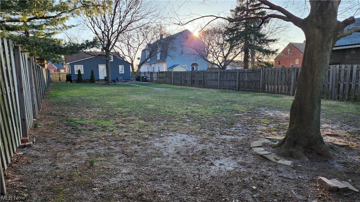 Globe Realty - Residential