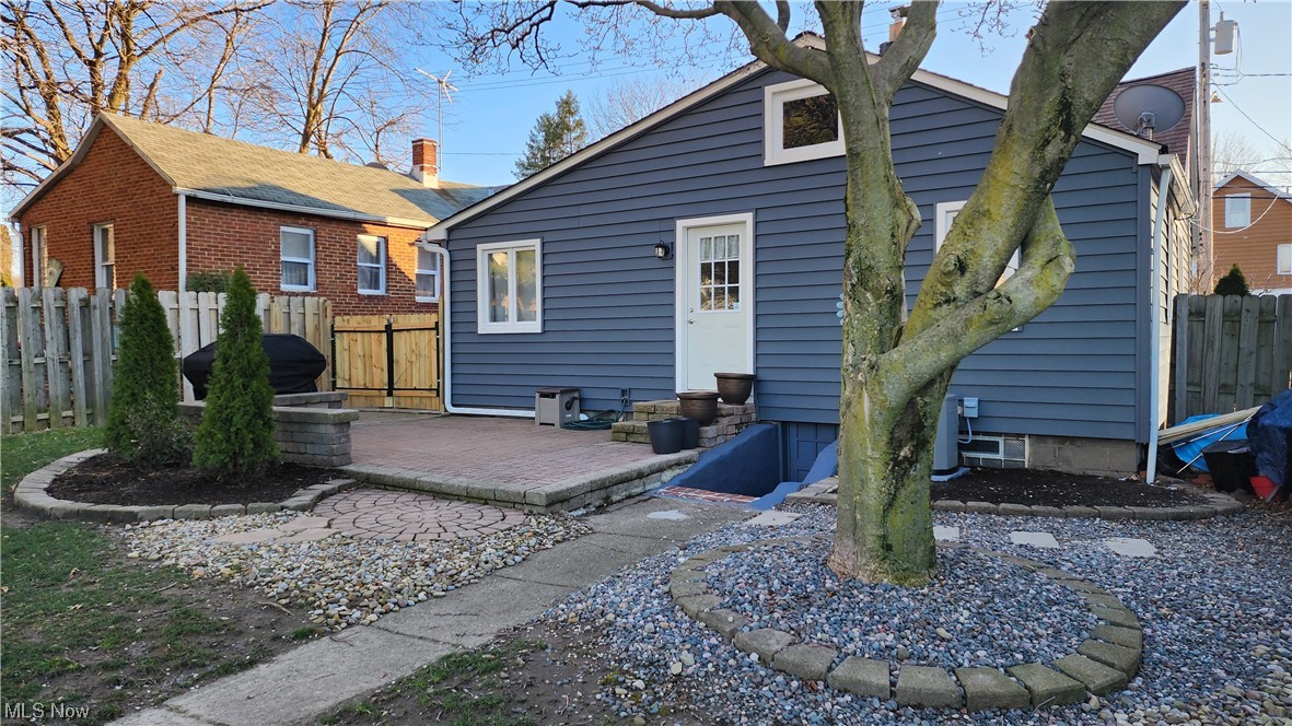 Globe Realty - Residential