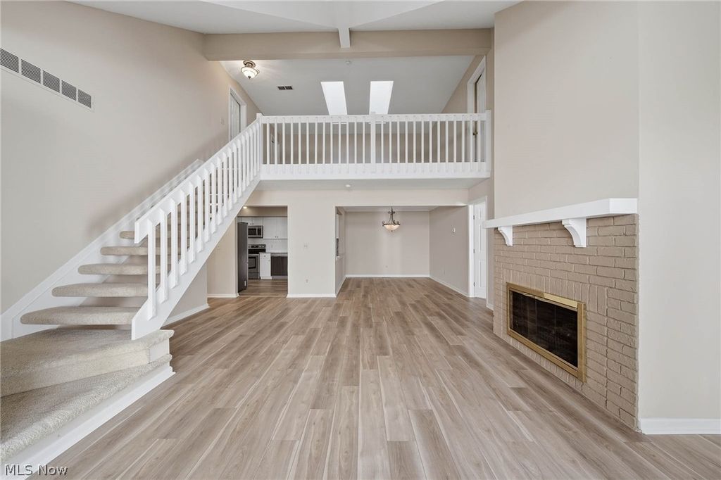 Photo of 762 Hunters Trail #105, Akron, OH 44313 (MLS # 5199732)