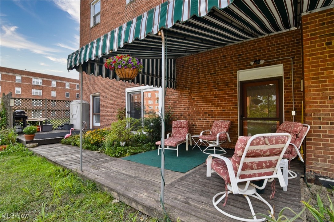 13800 Fairhill Road 207