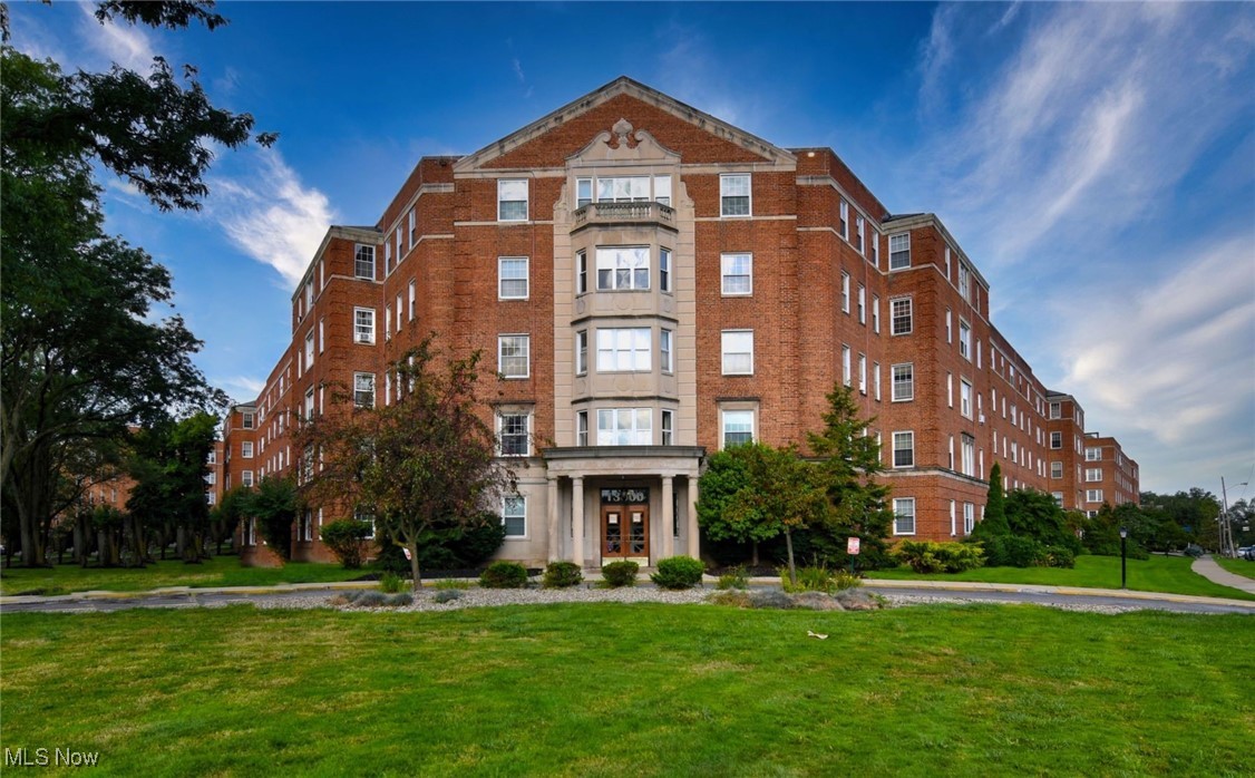 Welcome to South Park Manor — your stylish retreat in the heart of Shaker Heights!
Perfectly positioned near University Circle, you’ll be minutes away from world-class hospitals, boutique shopping, amazing eateries, and Cleveland’s top cultural gems — from the Cleveland Orchestra and renowned museums to countless local attractions.This charming, 100% owner-occupied condominium community takes the stress out of homeownership — your HOA covers everything: all utilities, cable, secure heated parking, and even elevator access right from the garage.
Step inside this spacious 3-bedroom, 2-bath home and you’ll immediately feel the comfort. One bedroom features a convenient built-in Murphy bed (perfect for guests or a home office). The generous living room and separate dining room offer plenty of space for entertaining, while the large kitchen, with an eat in kitchen and built in desk area, boasts a newer stove, dishwasher, microwave, and refrigerator. Storage is no problem here — from the walk-in closet in the foyer to the dressing area in the main bath, there’s room for everything.
But the real showstopper? A private 25-foot deck and garden — the only one like it in the building! Accessible from both the dining, main bedroom, and living rooms, it is partially shaded by a newer awning and perfect for evening cocktails, sunset dinners, or growing your own veggies and herbs among the flowers.
South Park Manor isn’t just a place to live — it’s a lifestyle you’ll love.