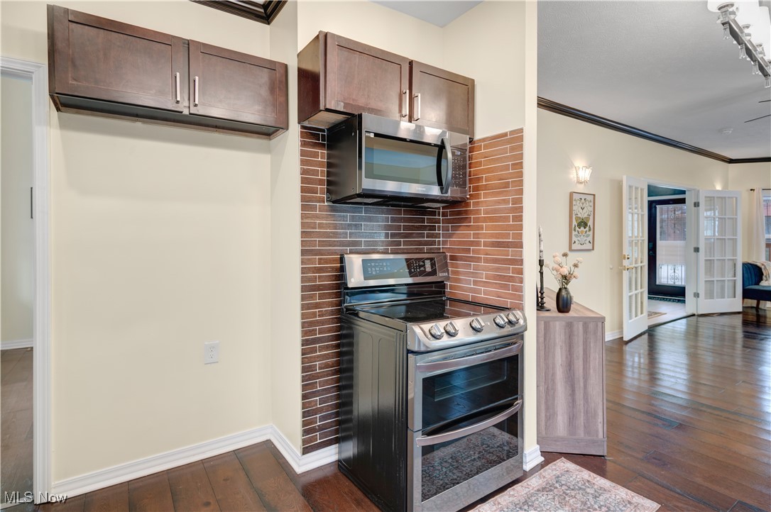 E L Marshalls - Residential