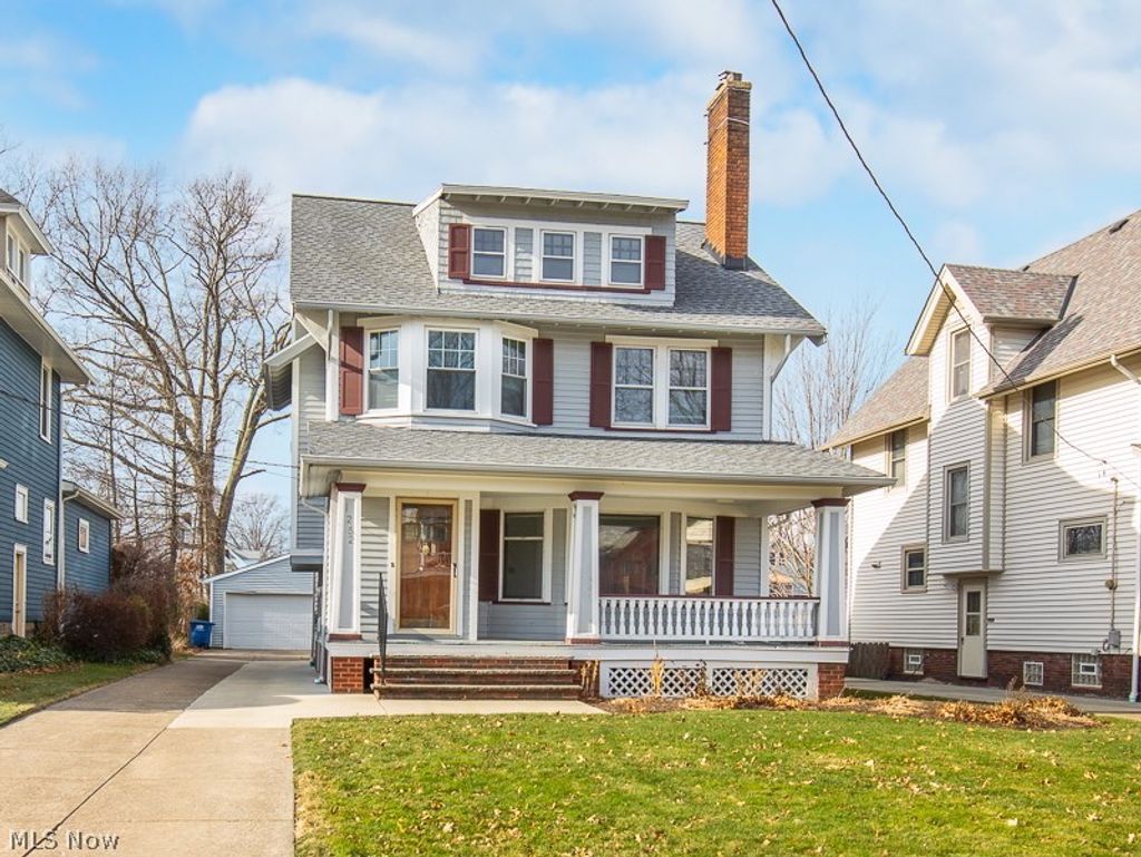 Photo of 1252 Summit Avenue, Lakewood, OH 44107 (MLS # 5205301)