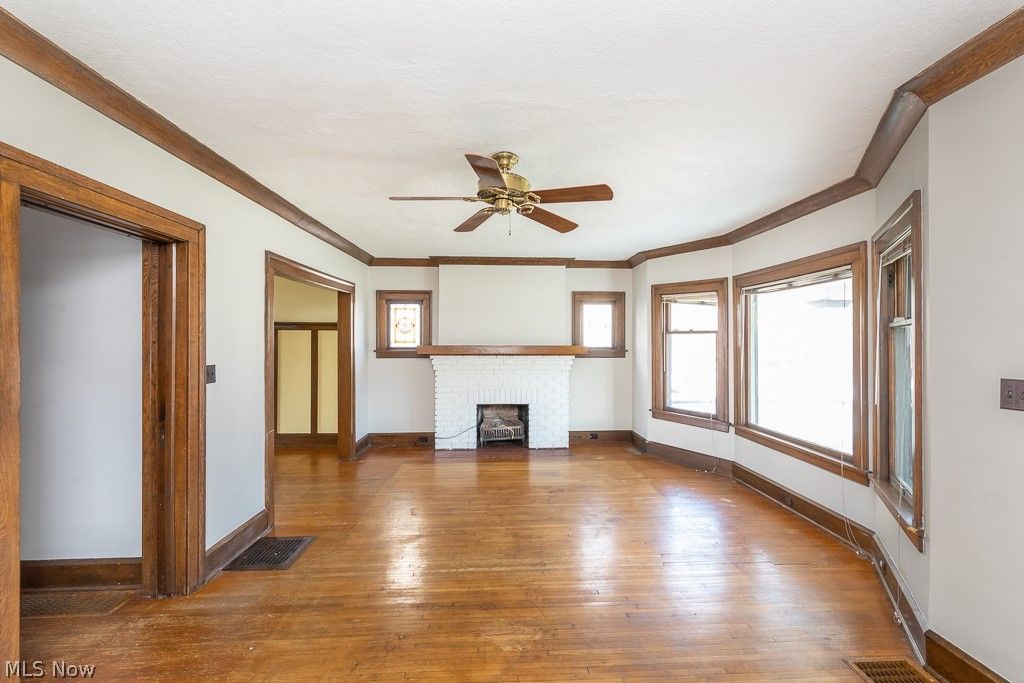 Photo of 1252 Summit Avenue, Lakewood, OH 44107 (MLS # 5205301)