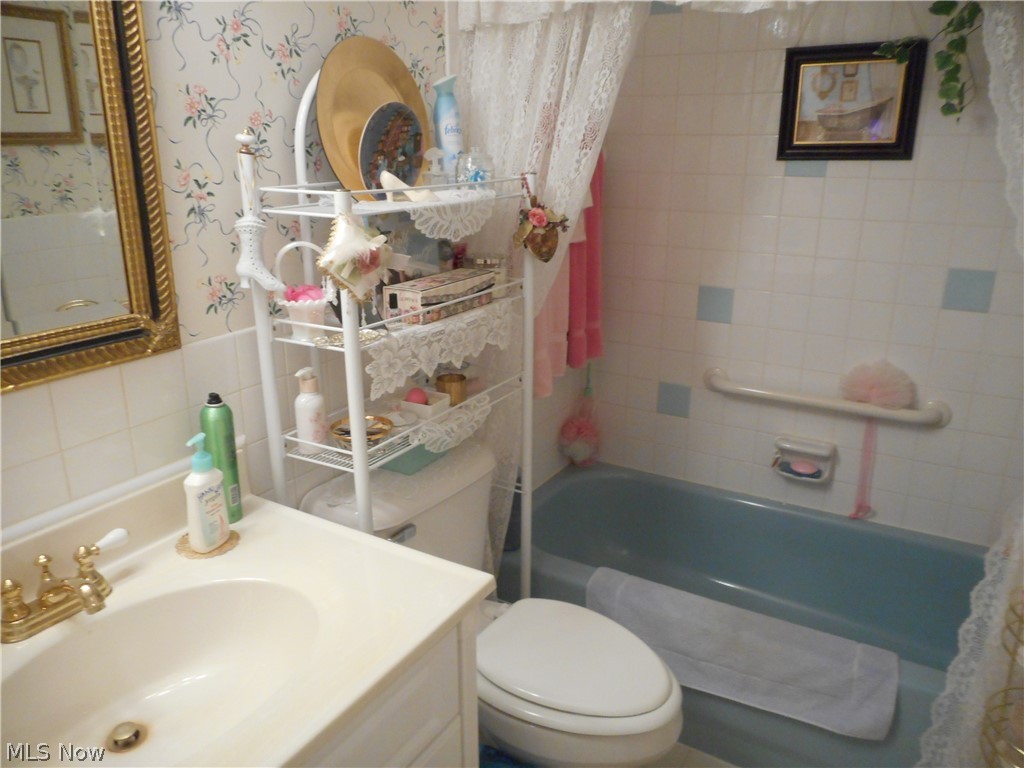 Silver Lake Towers Condo - Residential