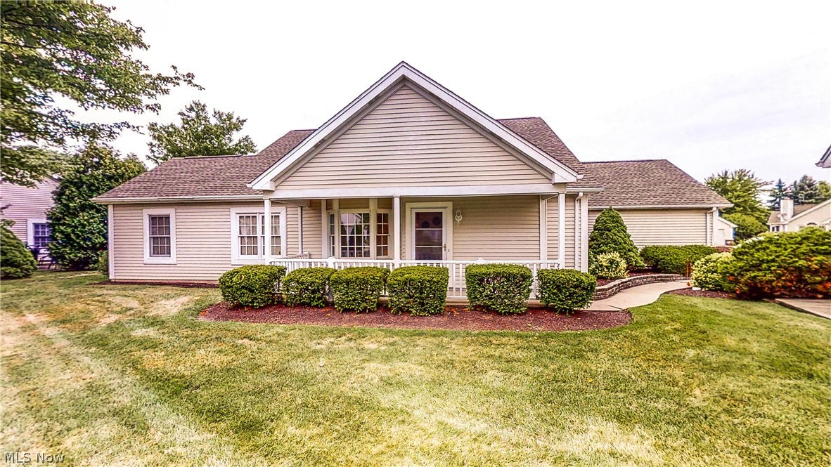 Free standing ranch condo located in a great community! 2 bedrooms with 2 full baths. Spacious living-room and family-room, great for entertaining family and friends! Sold as-is. Agent related to seller.