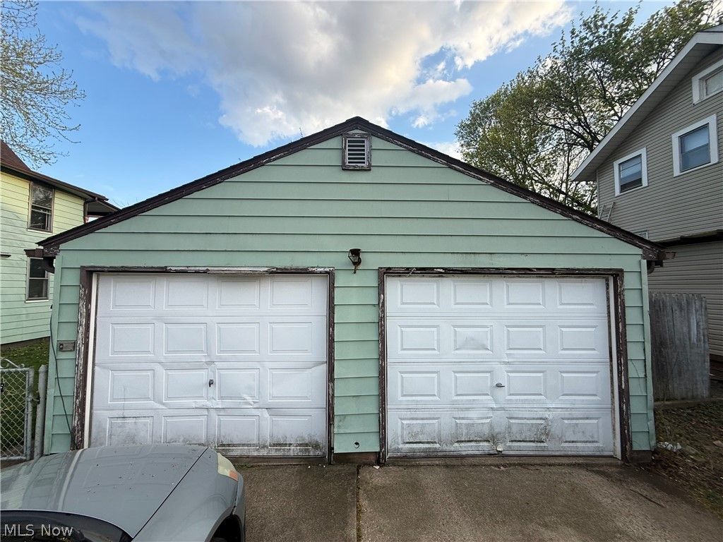 Photo of 1301 Wertz Avenue SW, Canton, OH 44710 (MLS # 5204660)