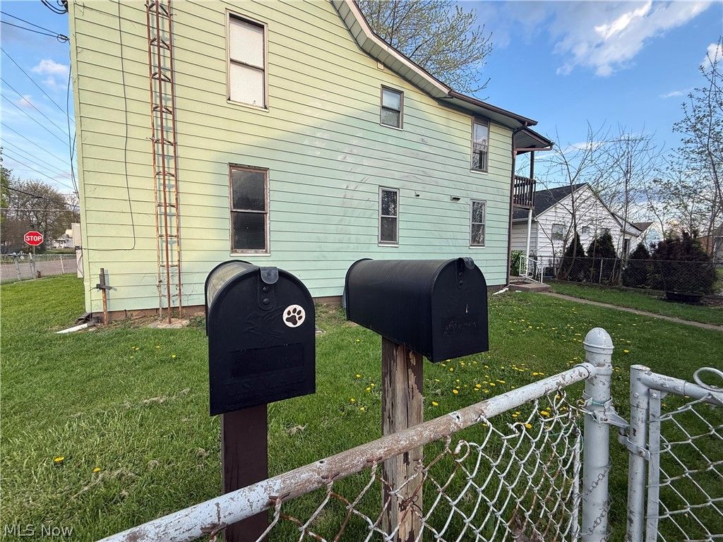 Photo of 1301 Wertz Avenue SW, Canton, OH 44710 (MLS # 5204660)