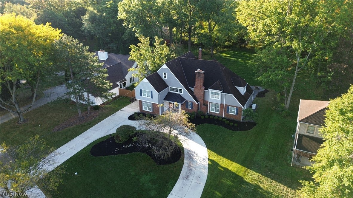 27473 Dellwood Drive
