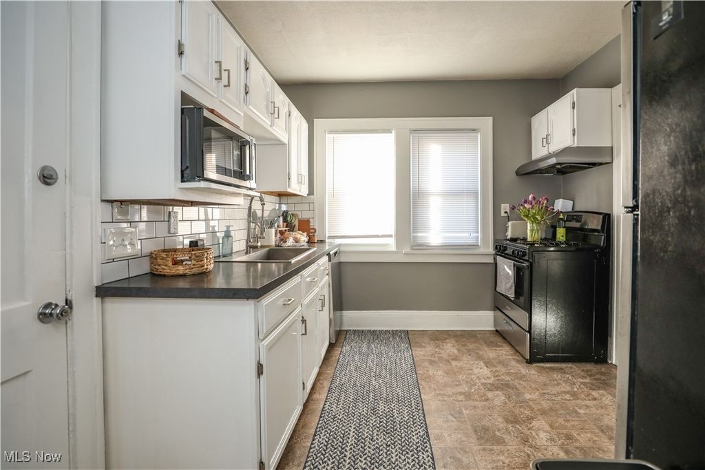 Photo of 2099 Waterbury Road, Lakewood, OH 44107 (MLS # 5185185)