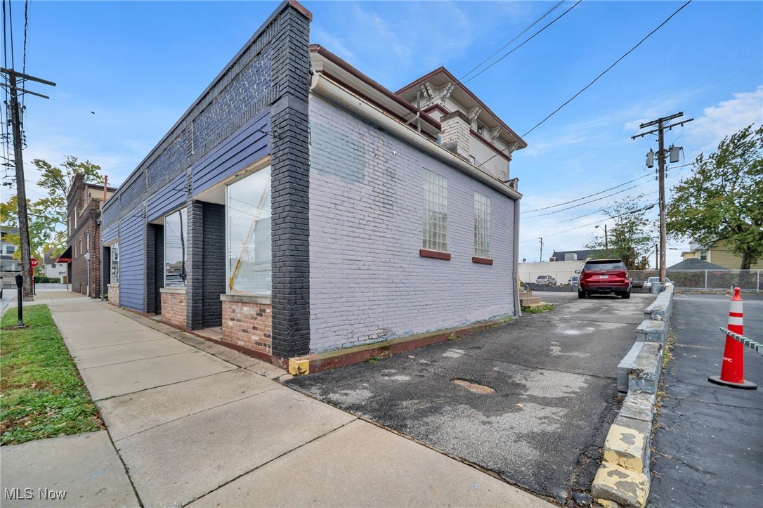 1386 Cranford Avenue