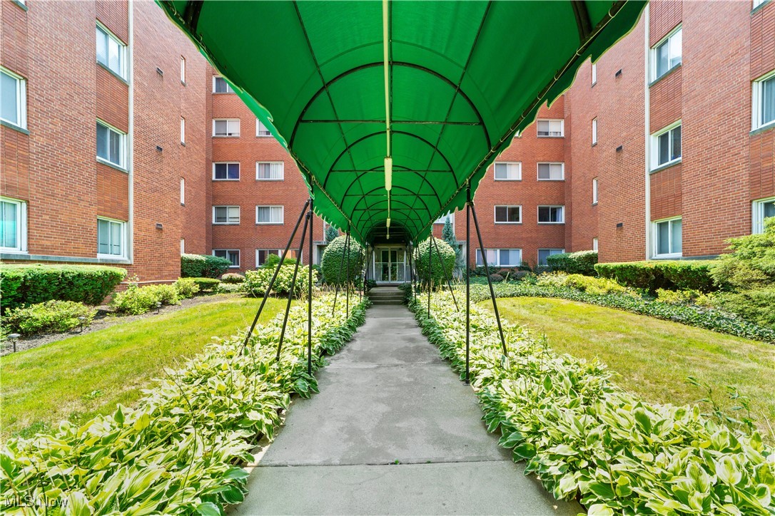 Carlton House Condo - Residential