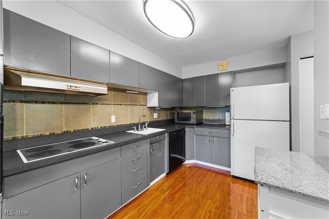 Carlton House Condo - Residential
