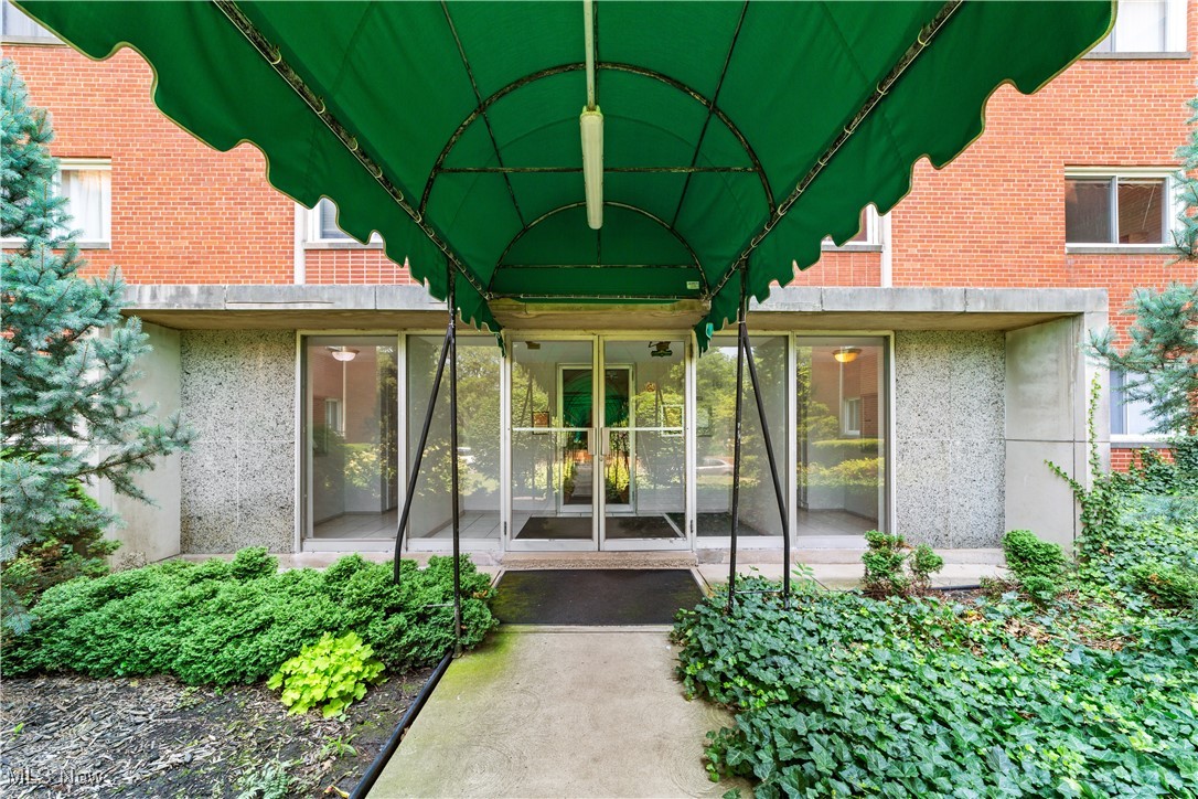 Carlton House Condo - Residential