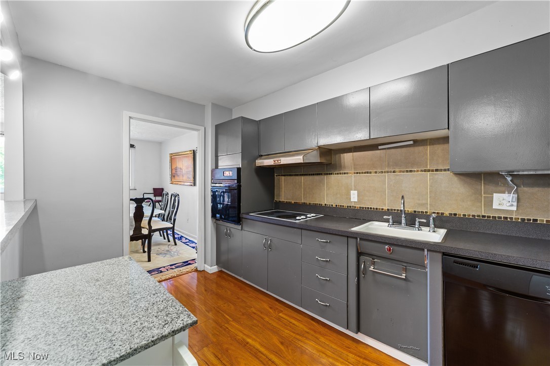 Carlton House Condo - Residential