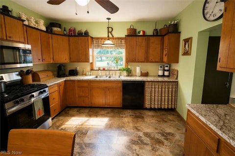 Tiny photo for 154 Taylor Road, Barberton, OH 44203 (MLS # 5240535)