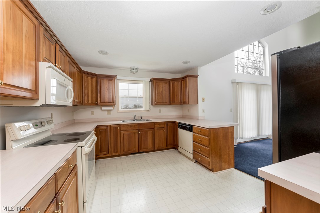 Condos/St Andrews - Residential