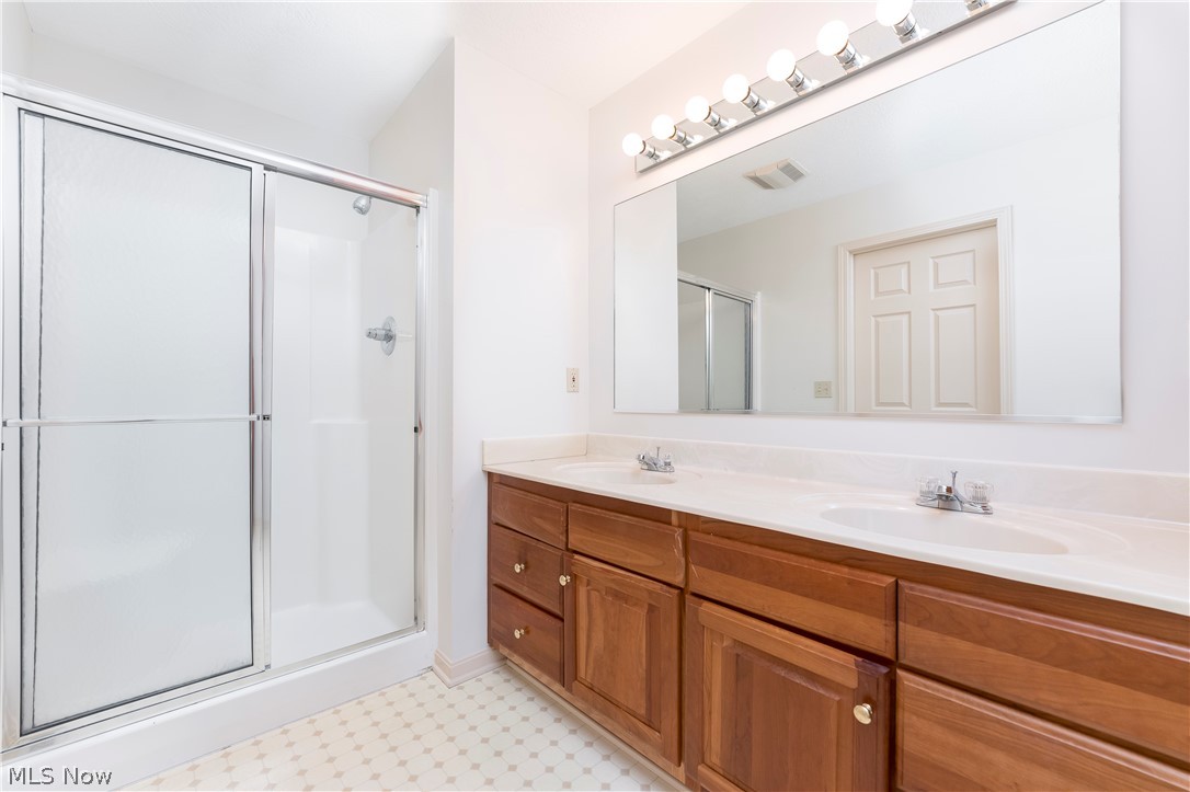 Condos/St Andrews - Residential