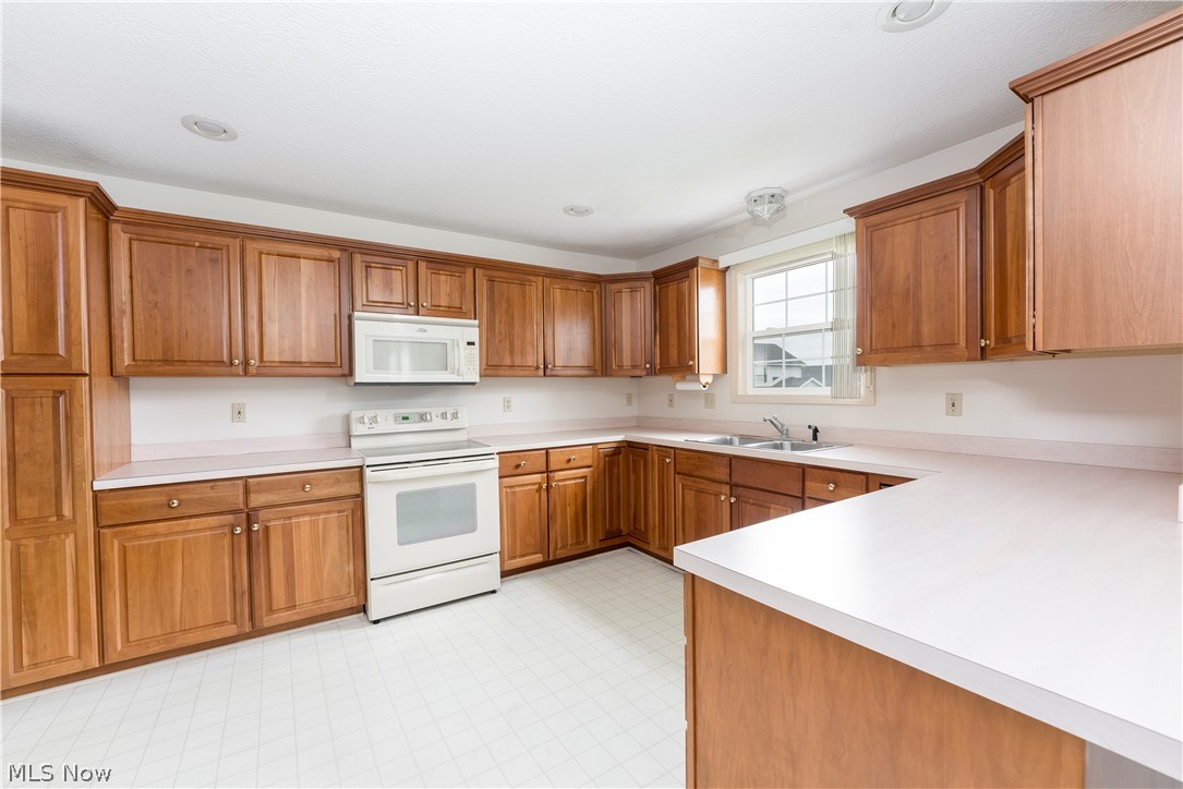 Condos/St Andrews - Residential