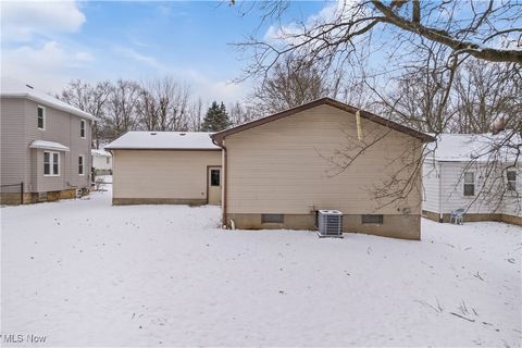 Tiny photo for 601 Sill Avenue, Cuyahoga Falls, OH 44221 (MLS # 5178911)