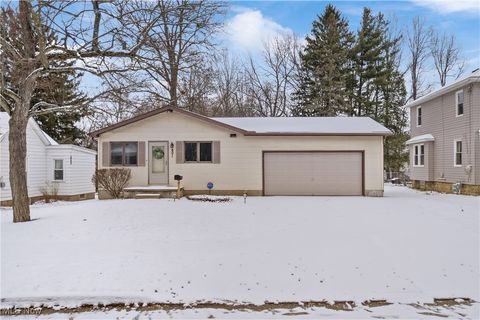 Photo of 601 Sill Avenue, Cuyahoga Falls, OH 44221 (MLS # 5178911)